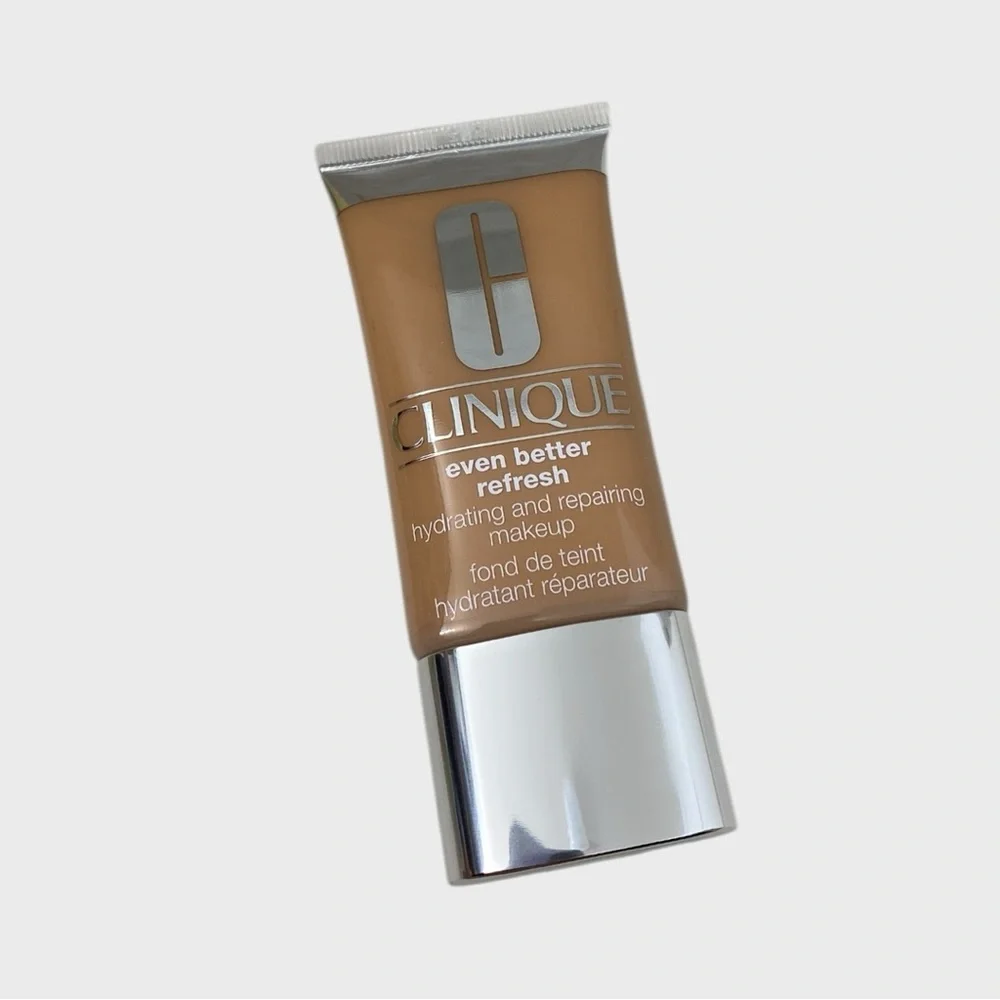 Clinique NEW Even Better Refresh™ Hydrating and Repairing Makeup 74 Beige